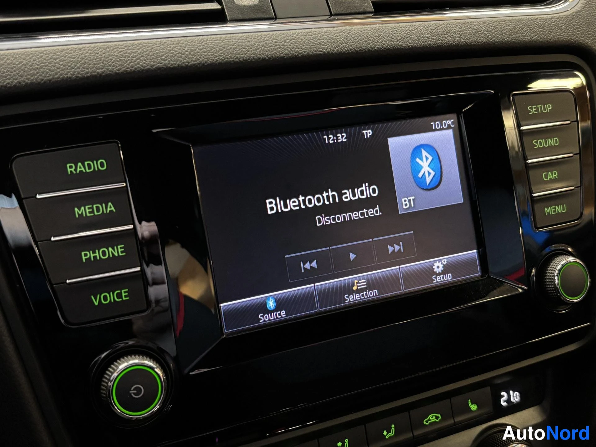 Blue Skoda Octavia 2014, detail, photo 15