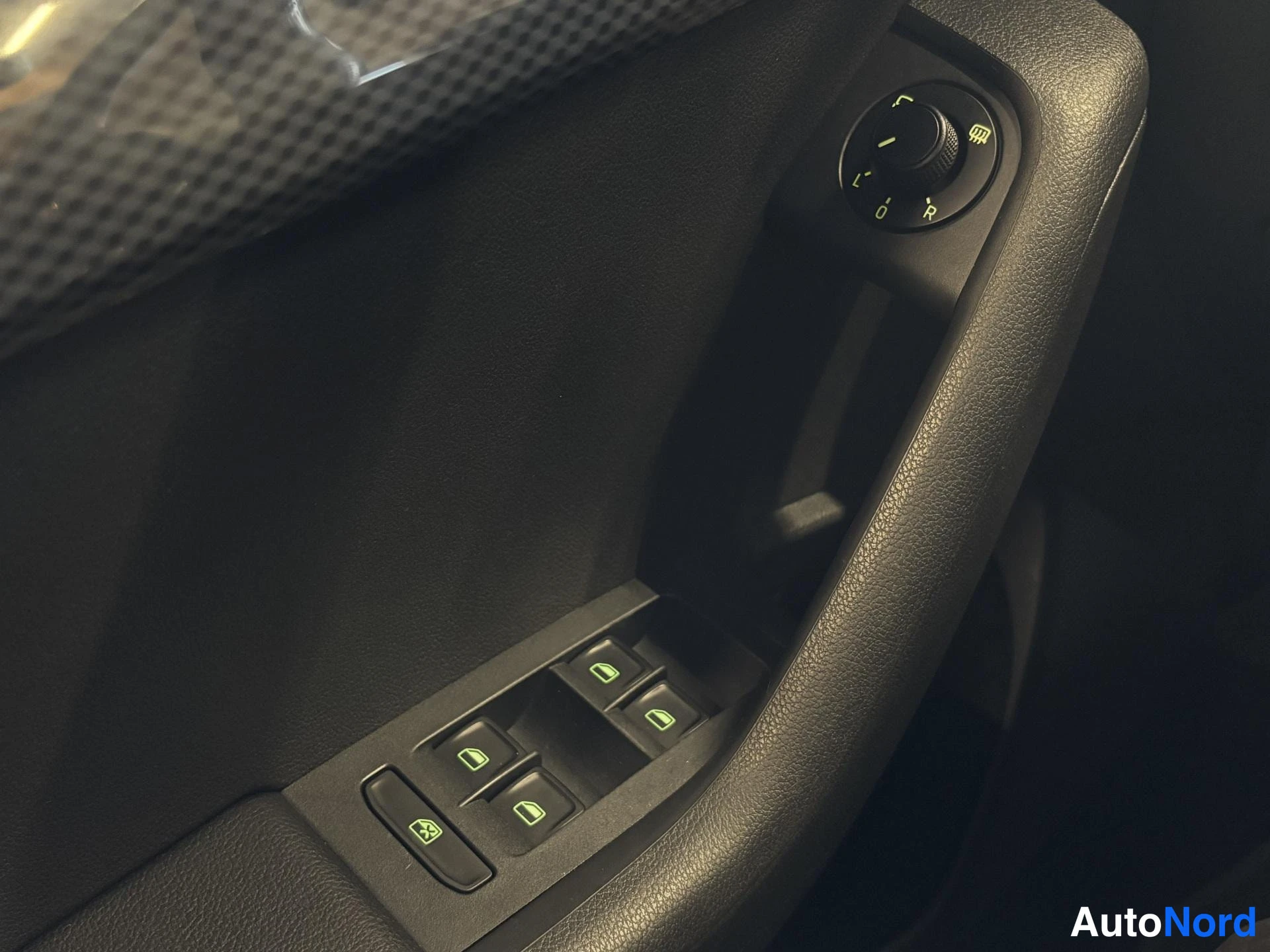 Blue Skoda Octavia 2014, detail, photo 19