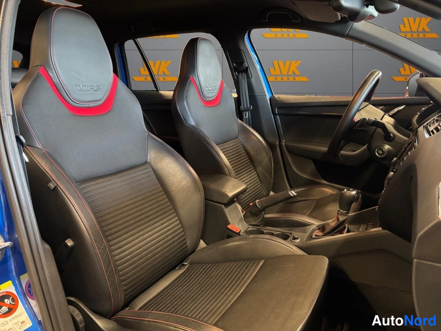 Blue Skoda Octavia 2014, front seats, photo 10