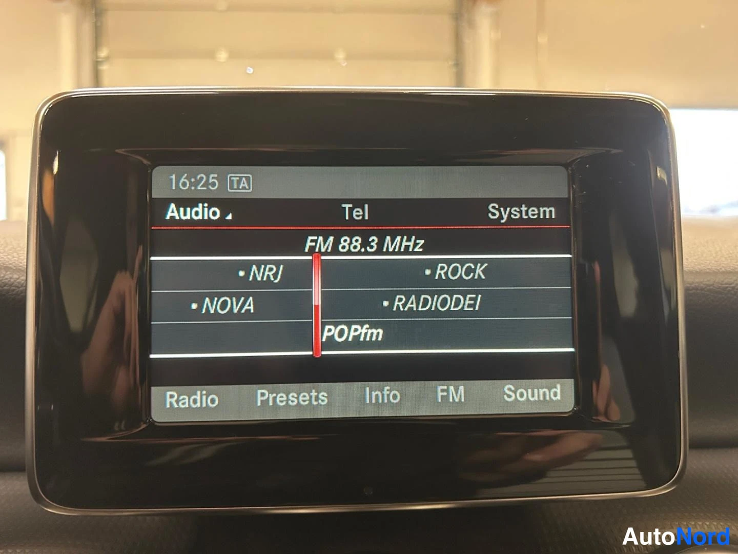 Valkoinen Mercedes-Benz A 2014, yksityiskohta, kuva 14
