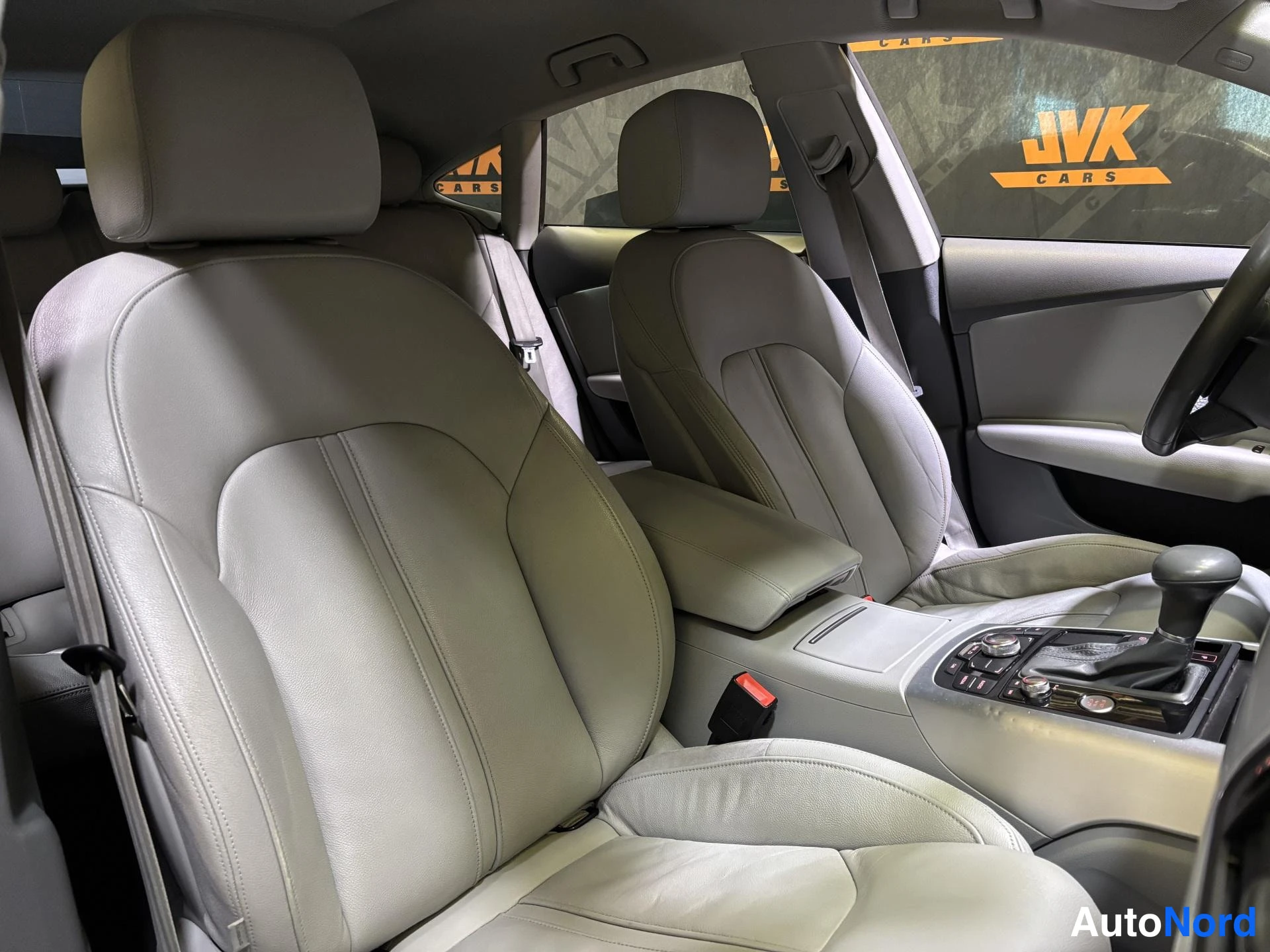 Black Audi A7 2012, front seats, photo 8