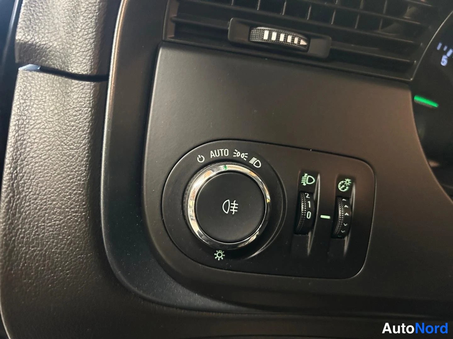 Black Saab 9-5 2011, detail, photo 16