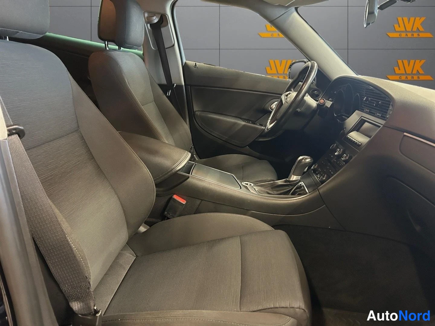 Black Saab 9-5 2011, cockpit, photo 10