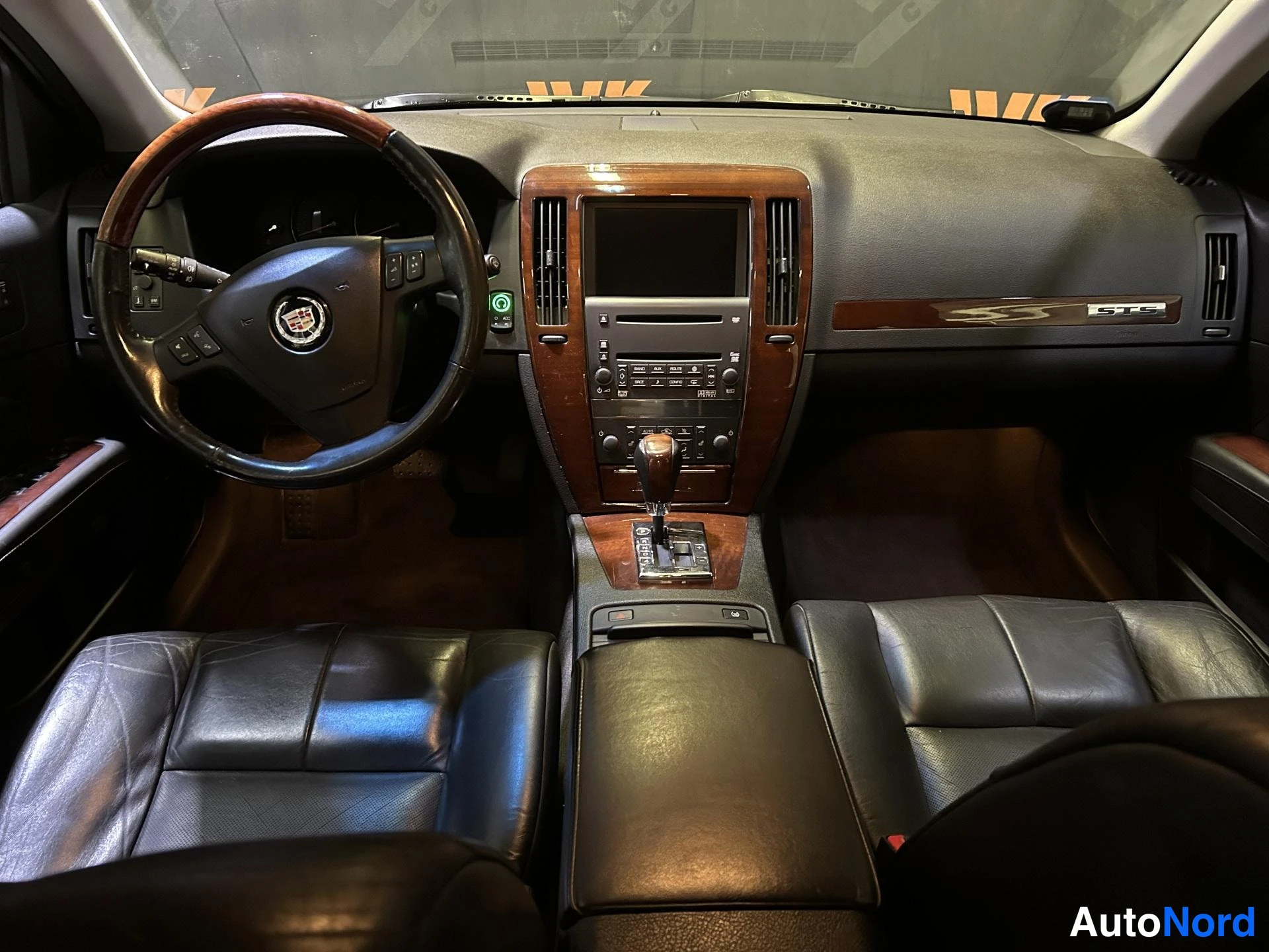 Grey Cadillac STS 2006, cockpit, photo 6