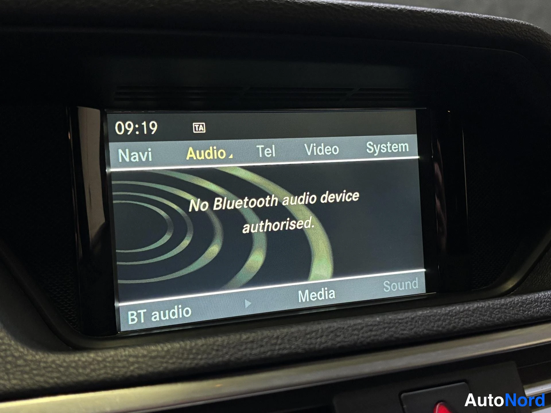 Grey Mercedes-Benz E 2010, detail, photo 15