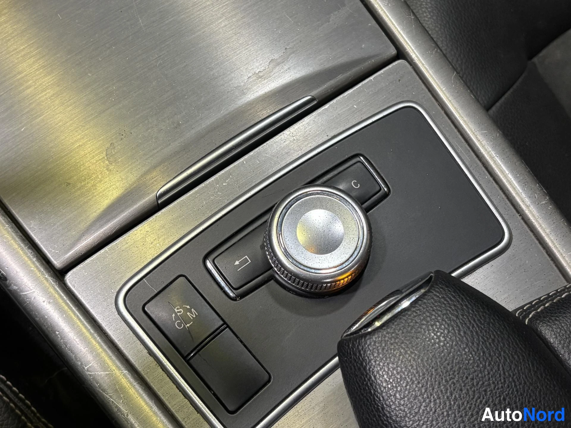 Grey Mercedes-Benz E 2010, detail, photo 17