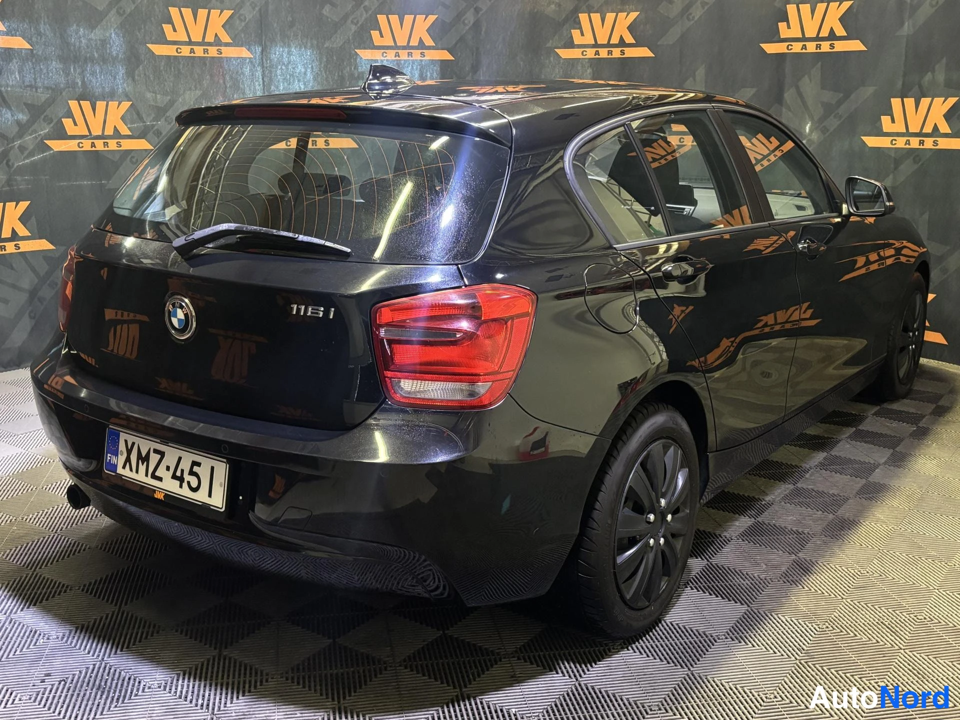 Black BMW 116i 2013, rear three-quarter, photo 3