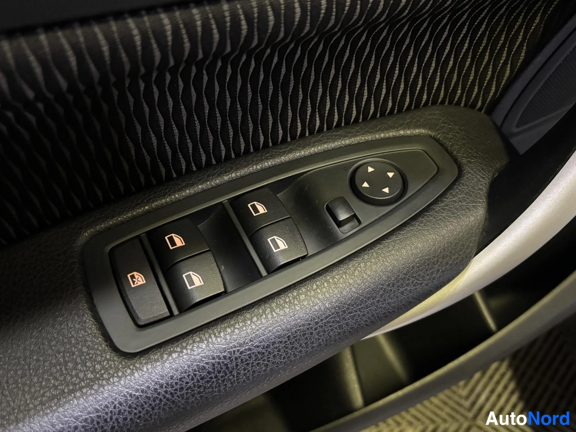 Black BMW 116i 2013, detail, photo 13