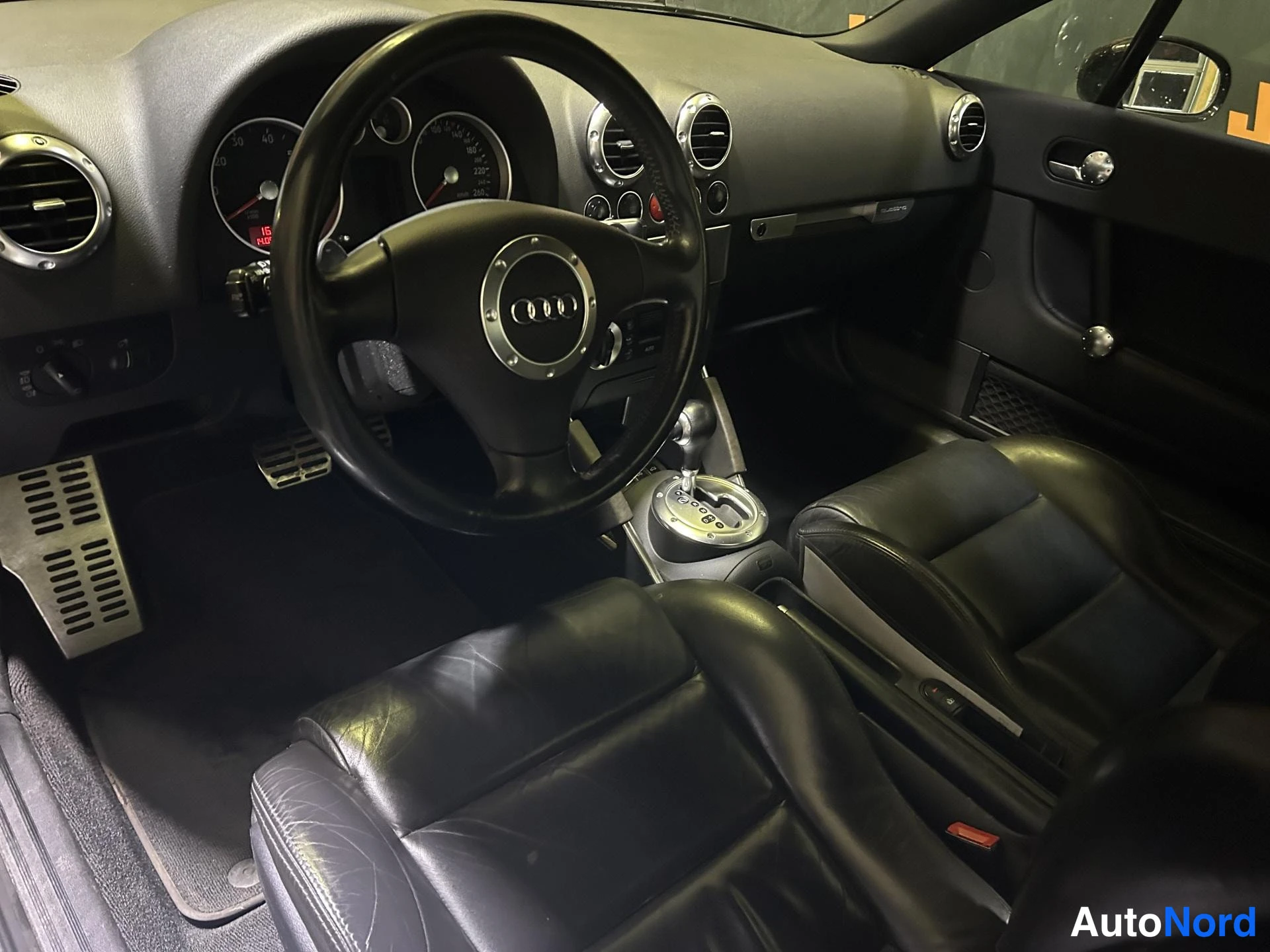 Black Audi TT 2005, cockpit, photo 7