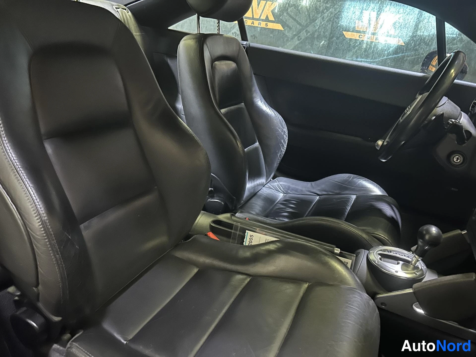 Black Audi TT 2005, front seats, photo 9