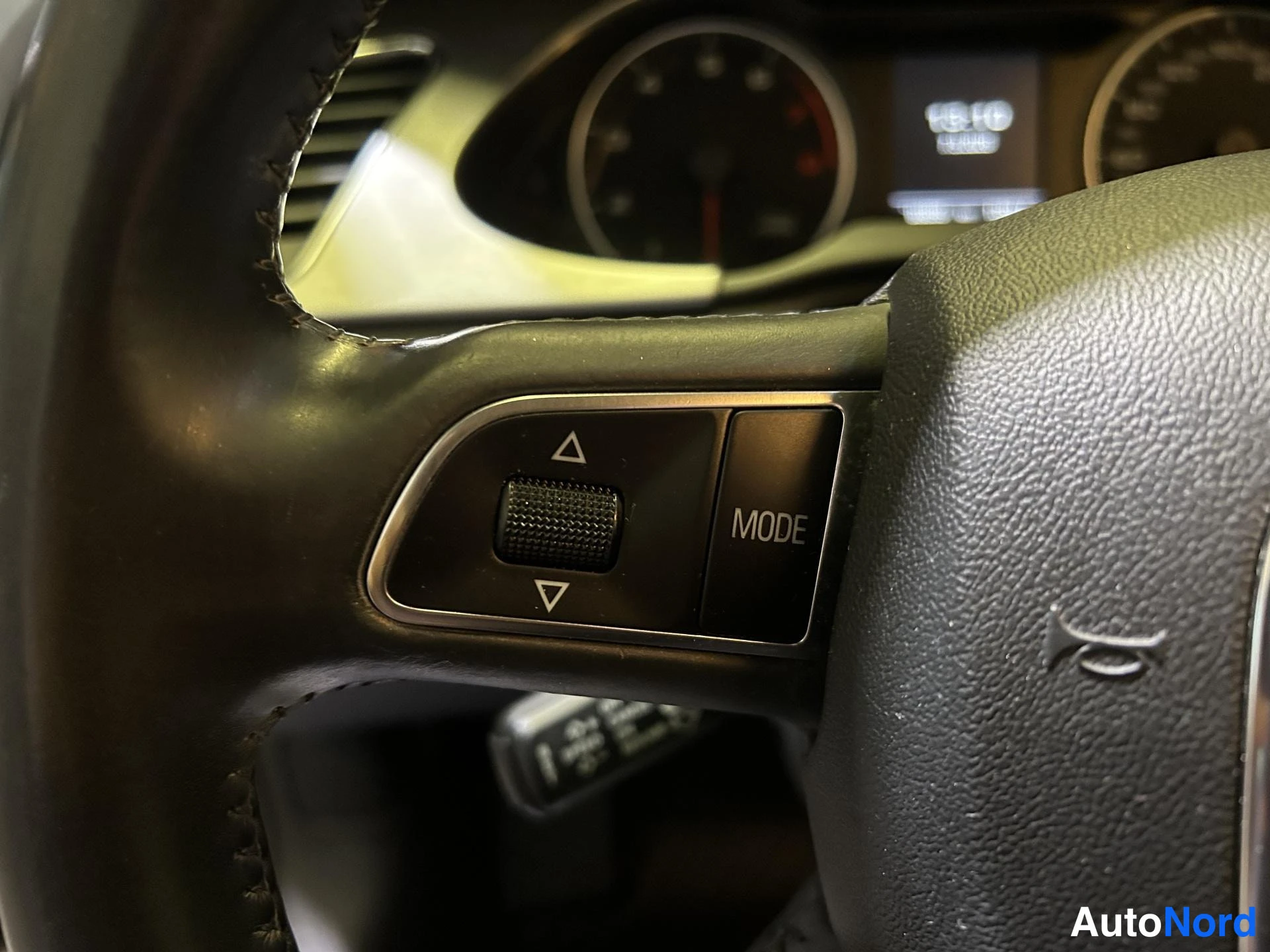 Black Audi A4 2012, detail, photo 12