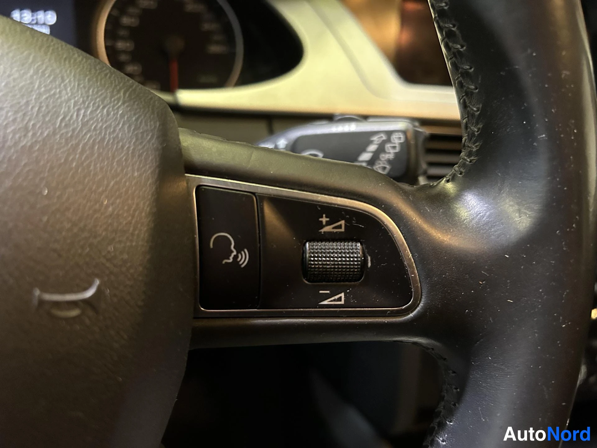 Black Audi A4 2012, detail, photo 13