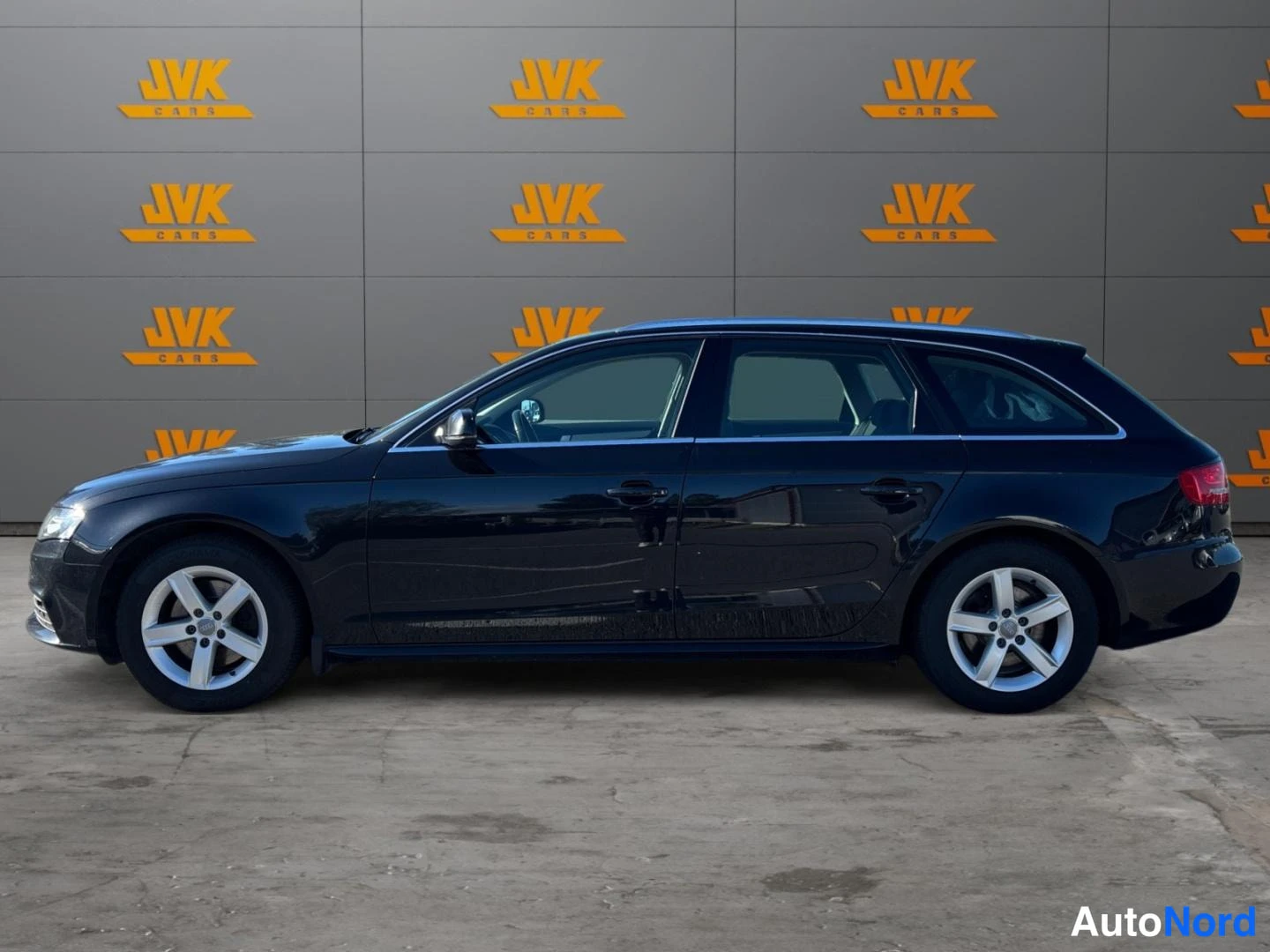 Black Audi A4 2012, side, photo 3
