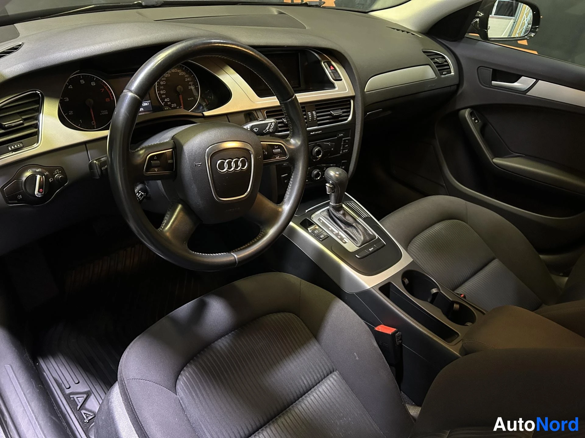 Black Audi A4 2012, cockpit, photo 7