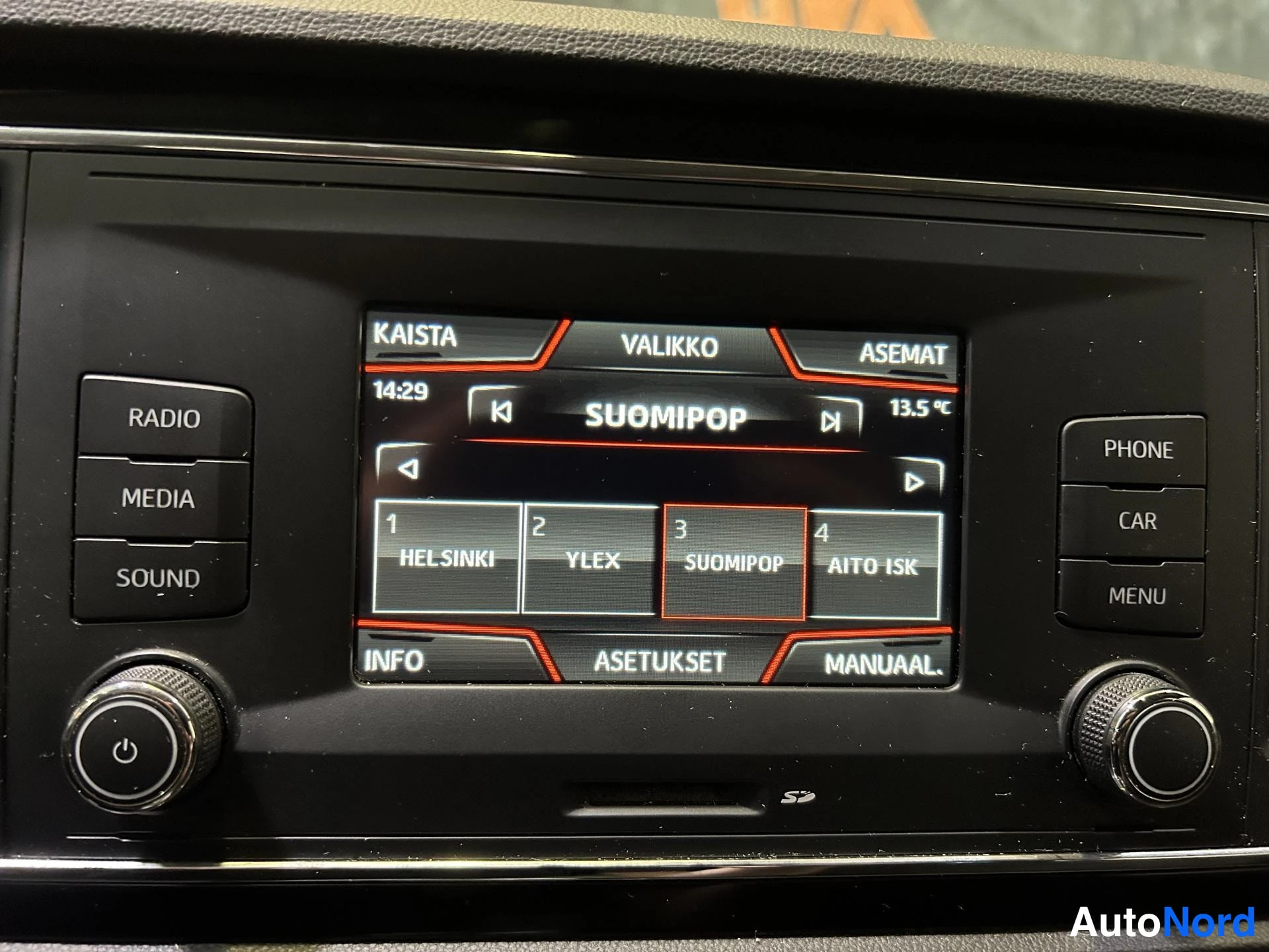 White Seat Leon ST 2017, detail, photo 12