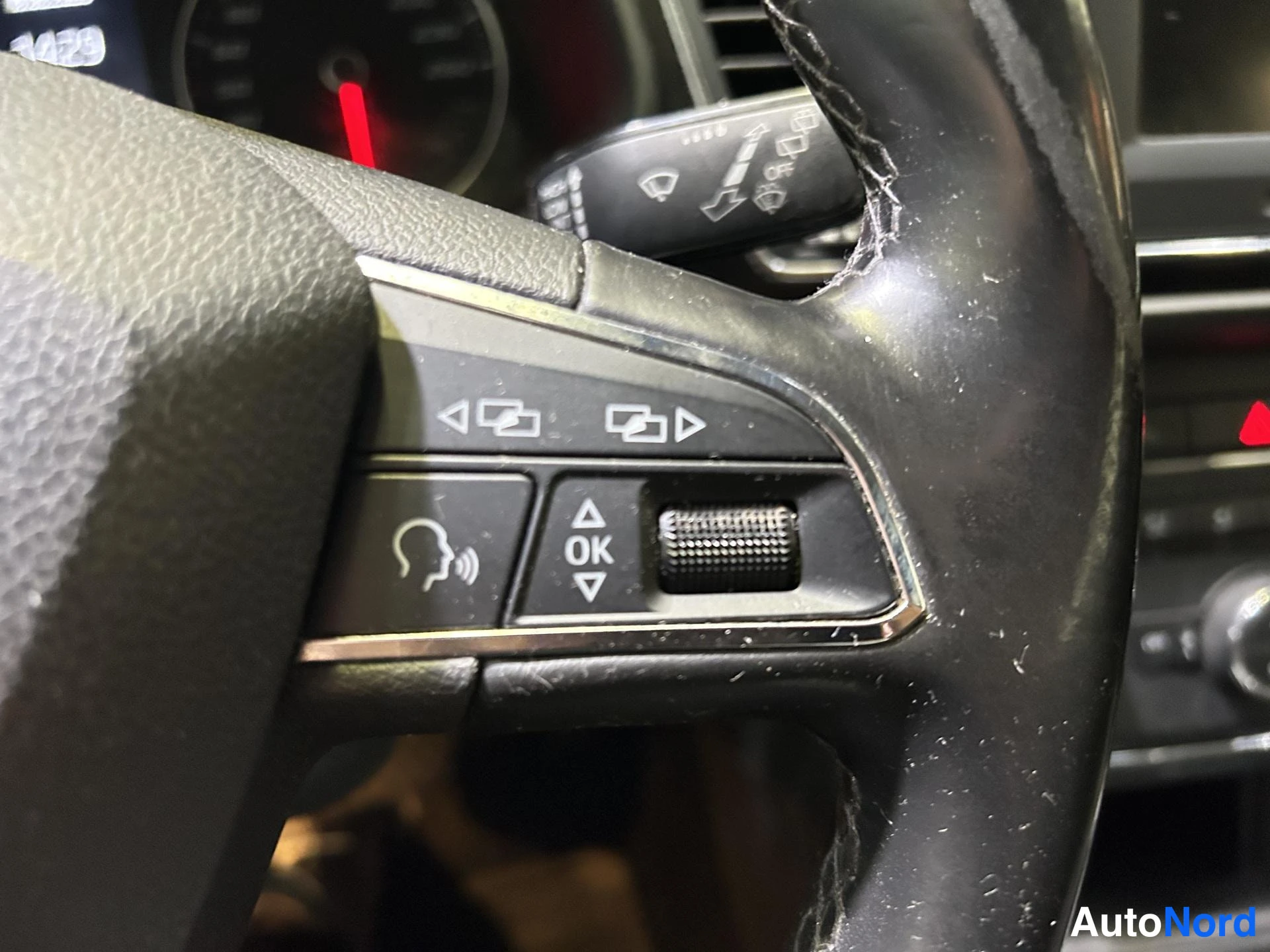 White Seat Leon ST 2017, detail, photo 11