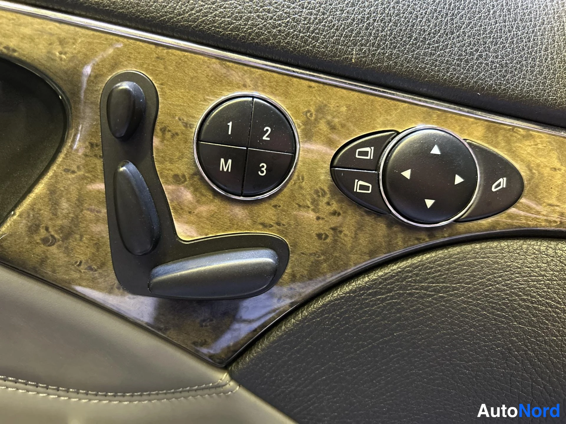 Grey Mercedes-Benz E 2007, detail, photo 18