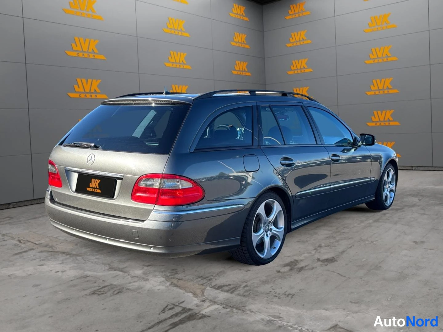 Grey Mercedes-Benz E 2007, rear three-quarter, photo 5