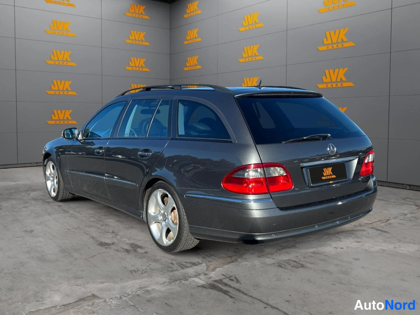 Grey Mercedes-Benz E 2007, rear three-quarter, photo 6