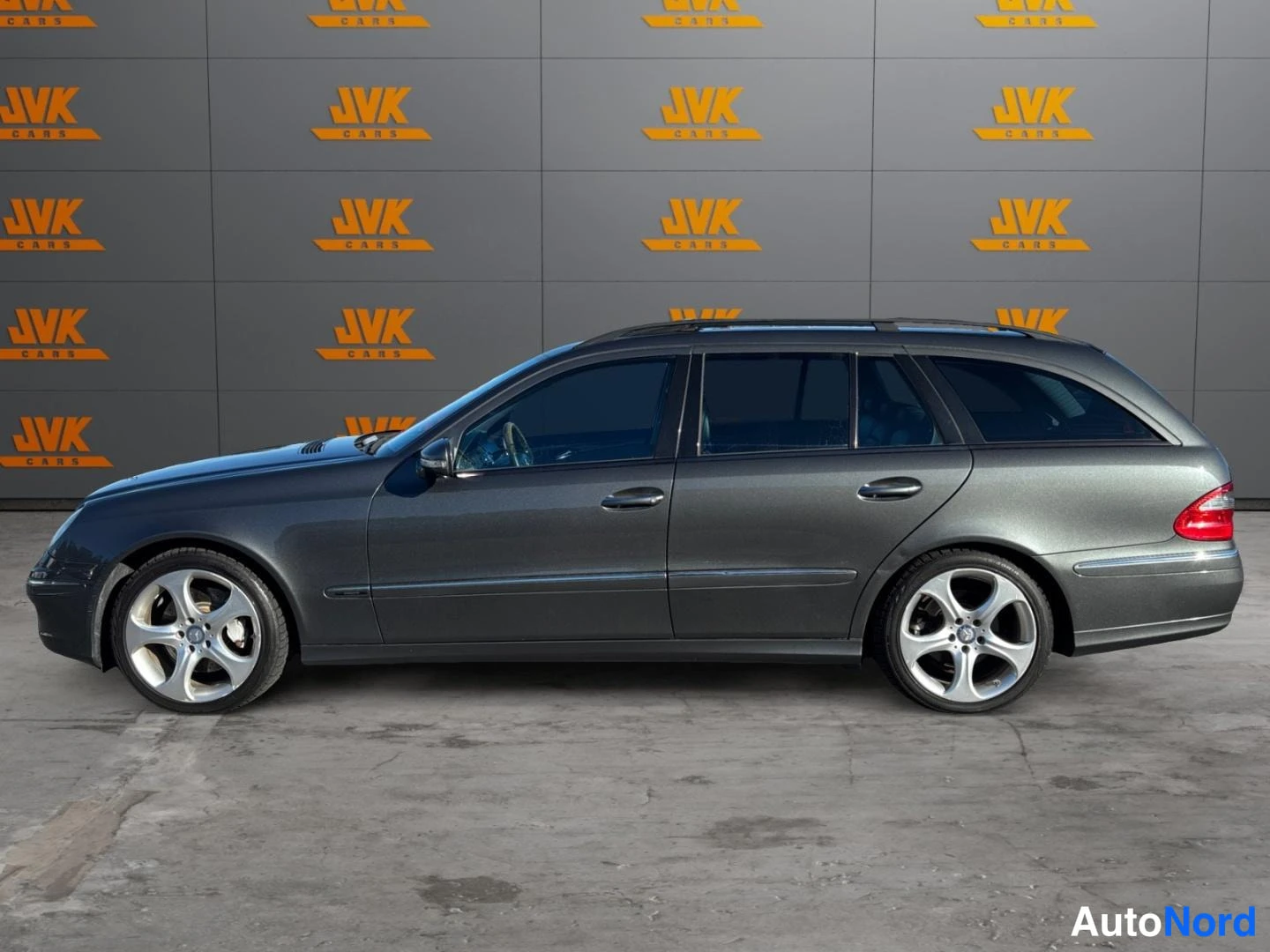 Grey Mercedes-Benz E 2007, rear three-quarter, photo 4