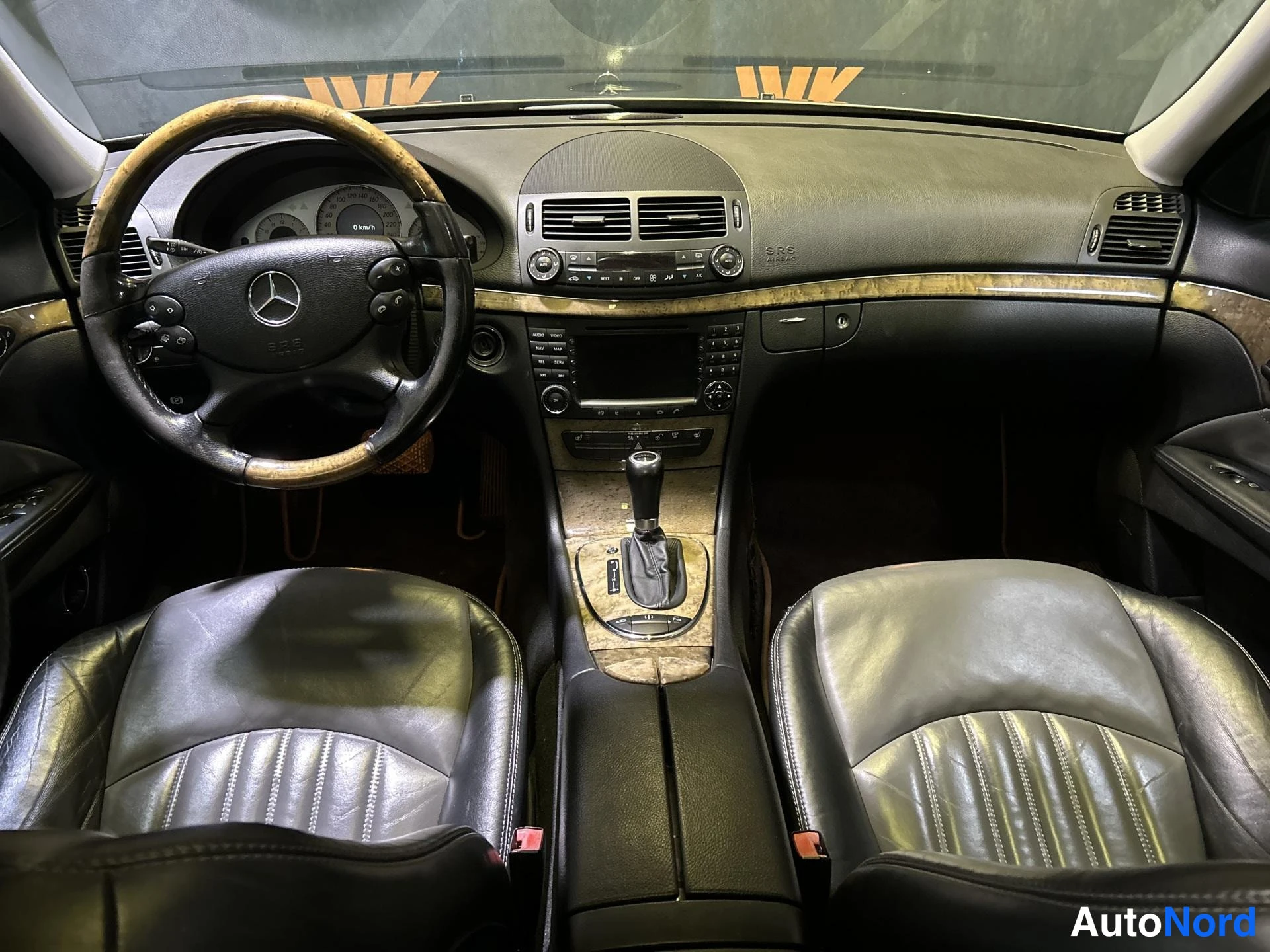 Grey Mercedes-Benz E 2007, cockpit, photo 8
