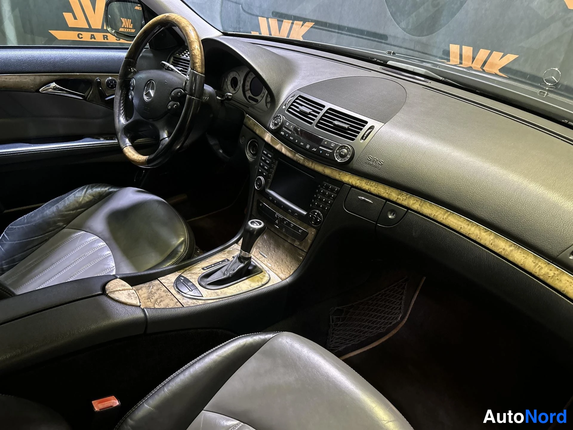 Grey Mercedes-Benz E 2007, cockpit, photo 9