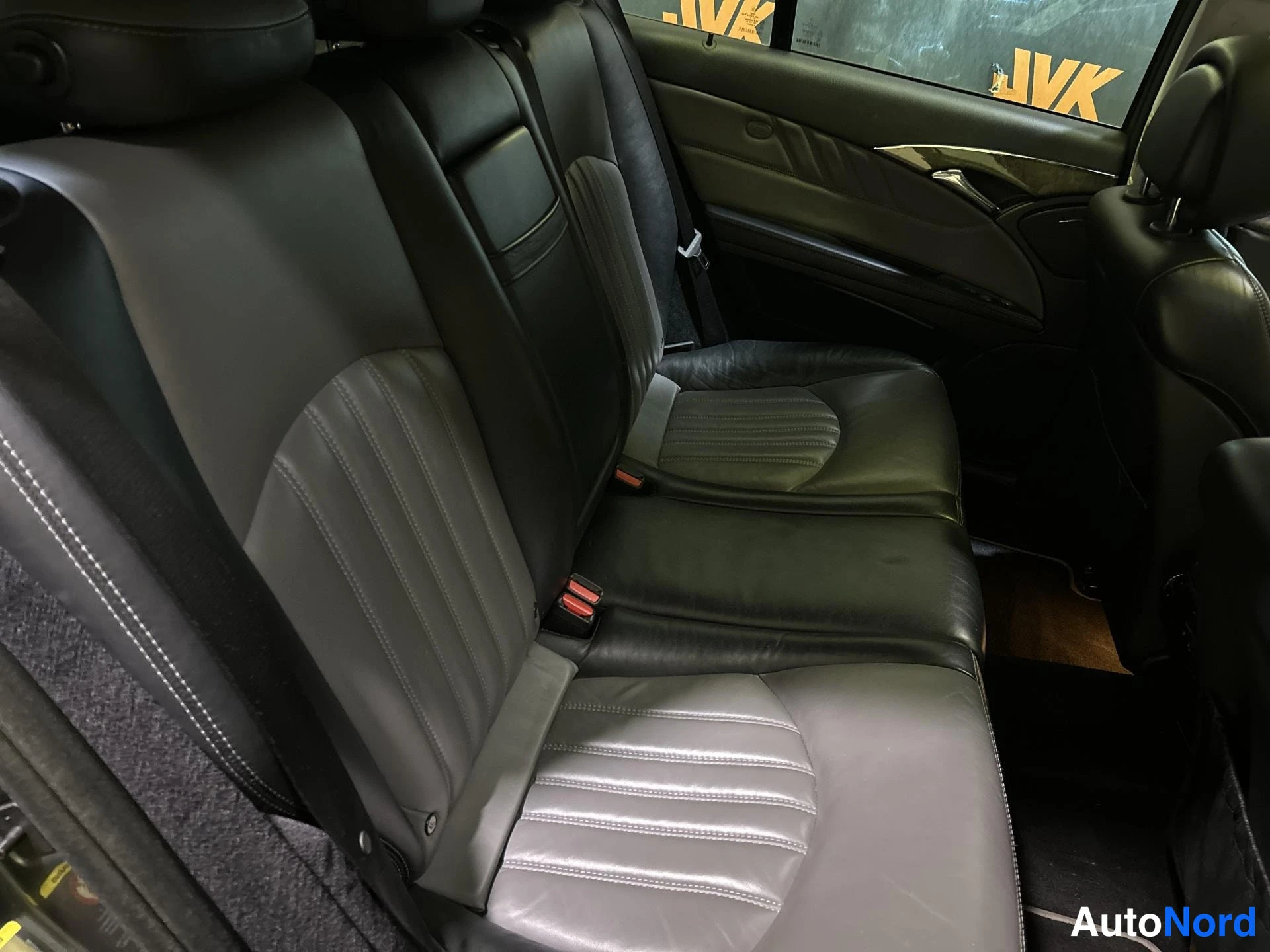 Grey Mercedes-Benz E 2007, rear seats, photo 11
