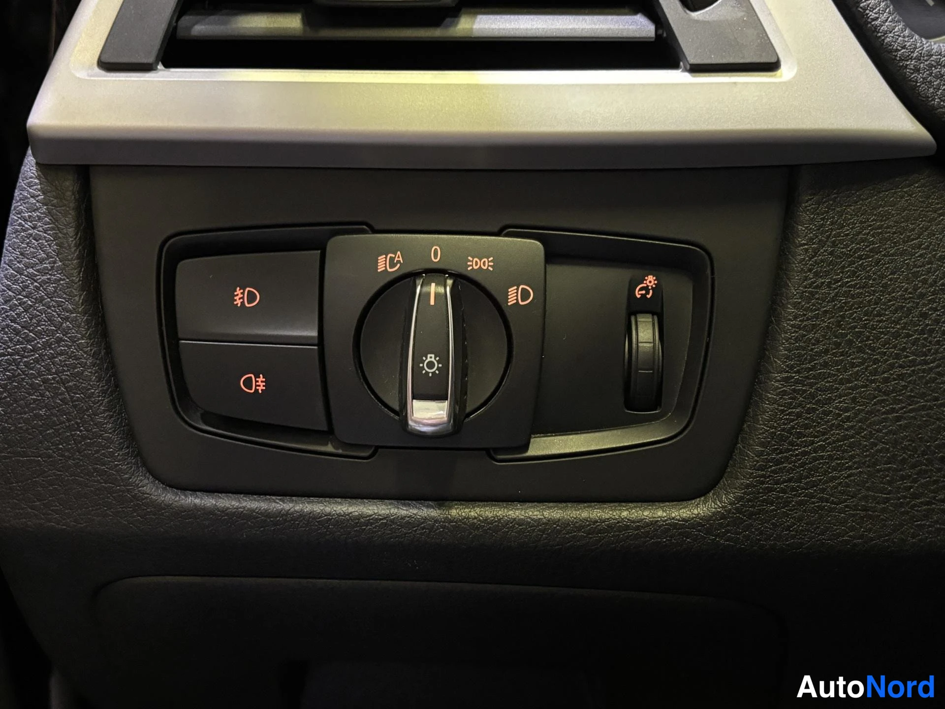 Black BMW 320d xDrive 2013, detail, photo 15