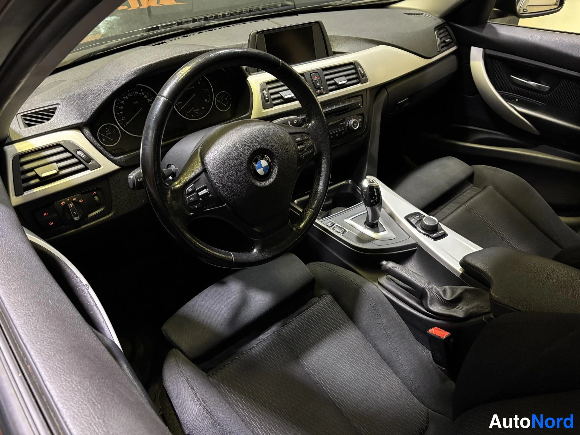 Black BMW 320d xDrive 2013, cockpit, photo 5
