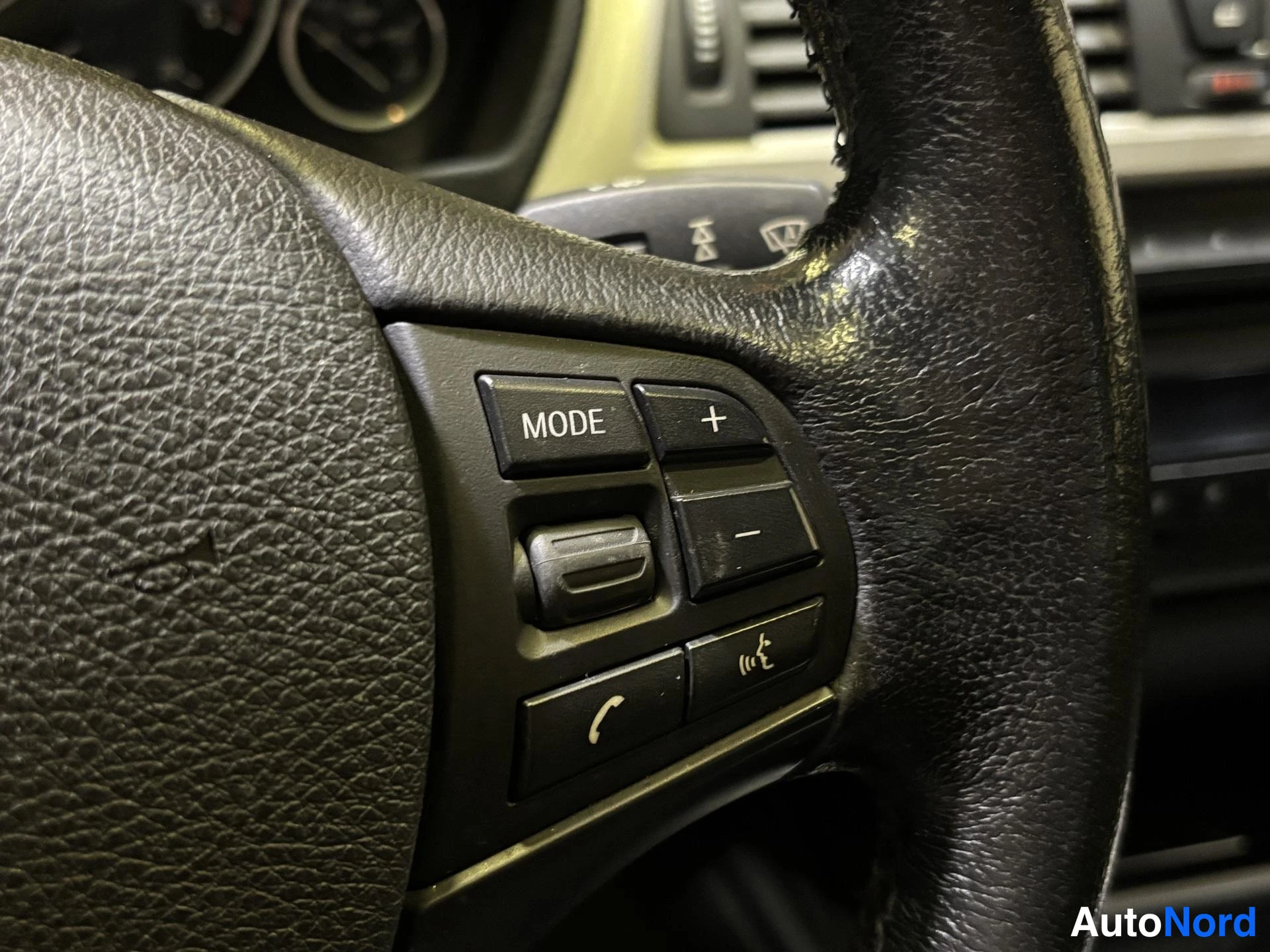 Black BMW 320d xDrive 2013, detail, photo 11