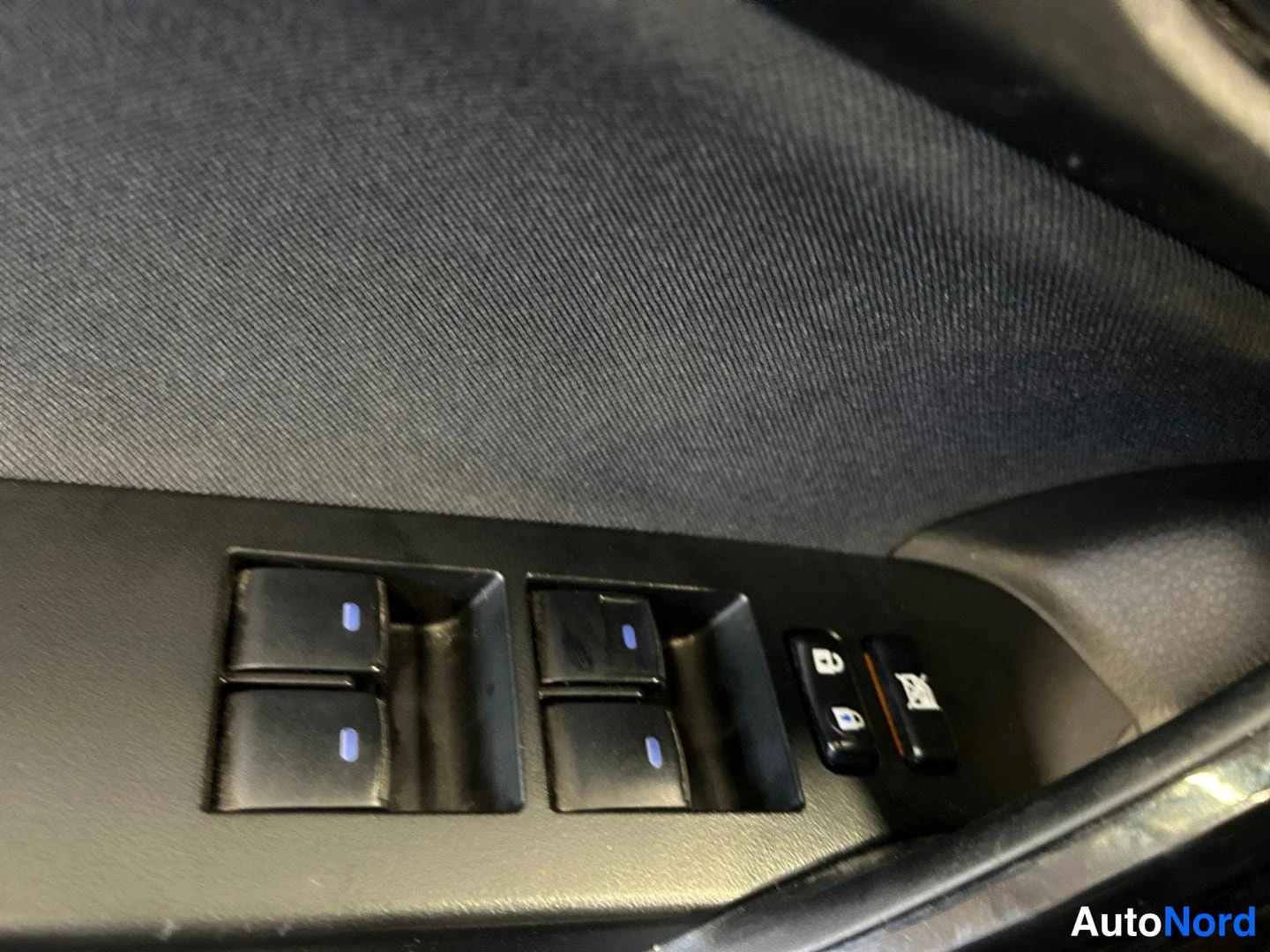 Grey Toyota Auris 2018, detail, photo 18