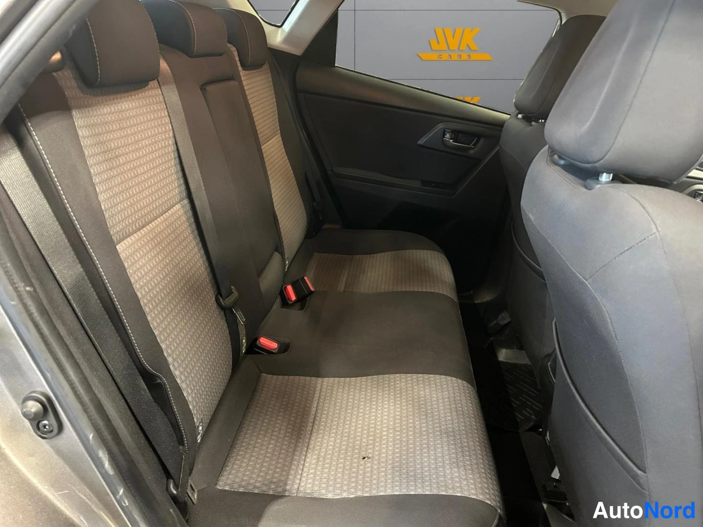 Grey Toyota Auris 2018, rear seats, photo 11