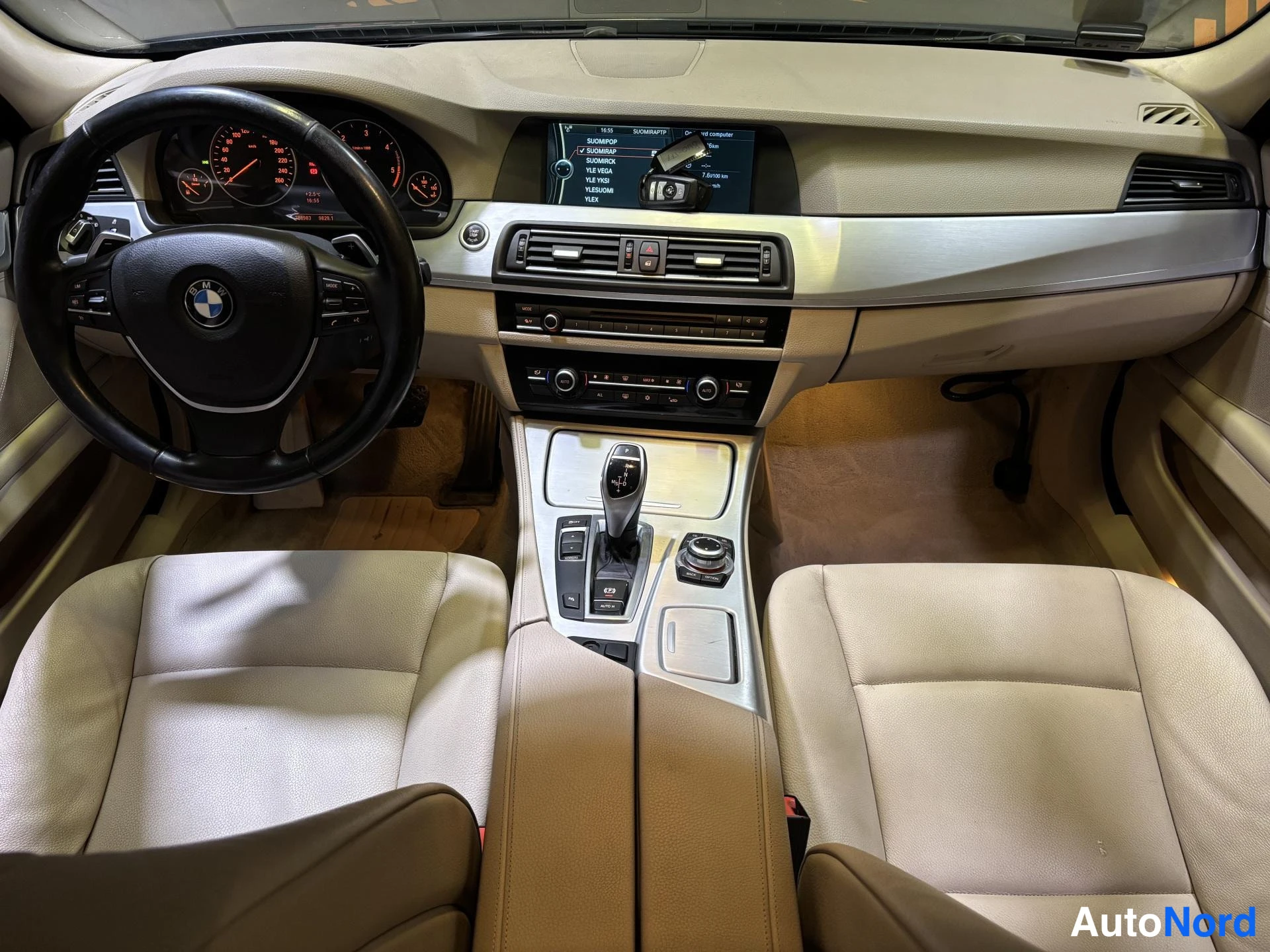 Blue BMW 530d 2011, cockpit, photo 8