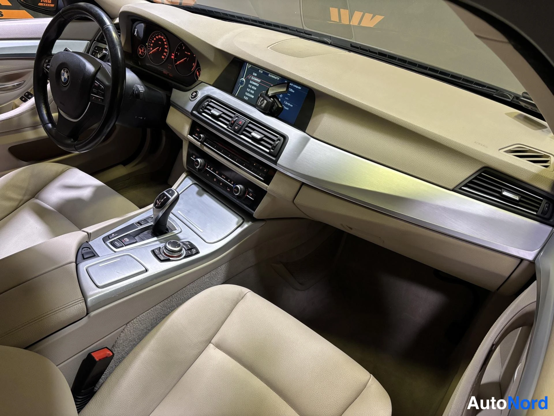 Blue BMW 530d 2011, cockpit, photo 9