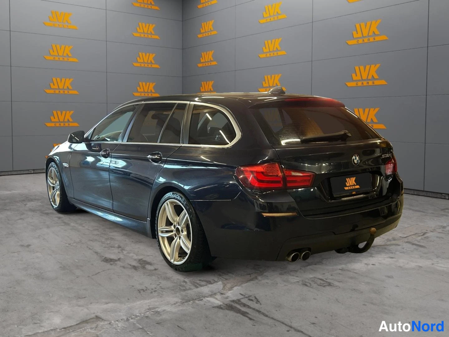 Blue BMW 530d 2011, rear three-quarter, photo 6