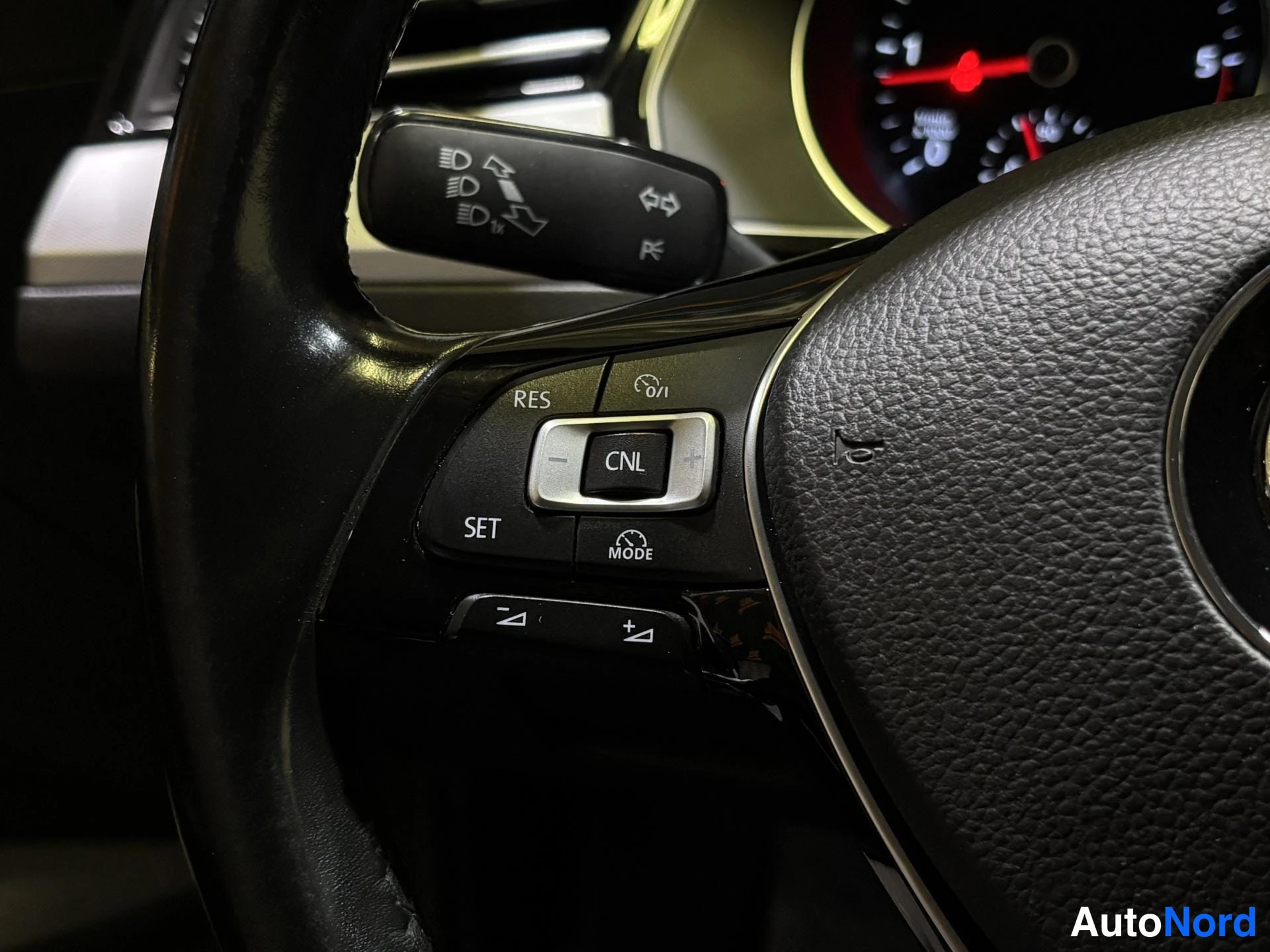 Blue Volkswagen Passat 2016, detail, photo 12