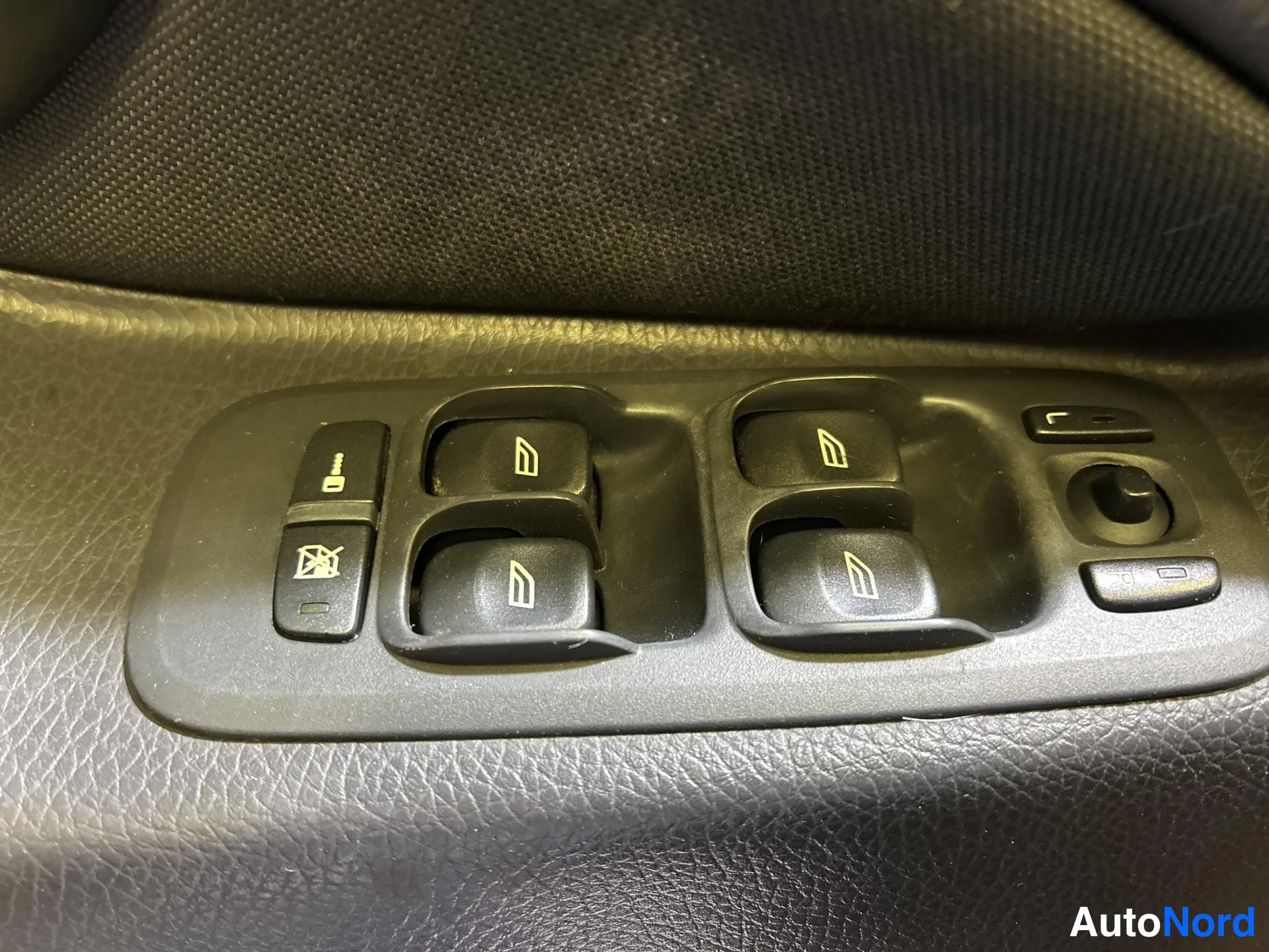 Blue Volvo XC90 2009, detail, photo 15