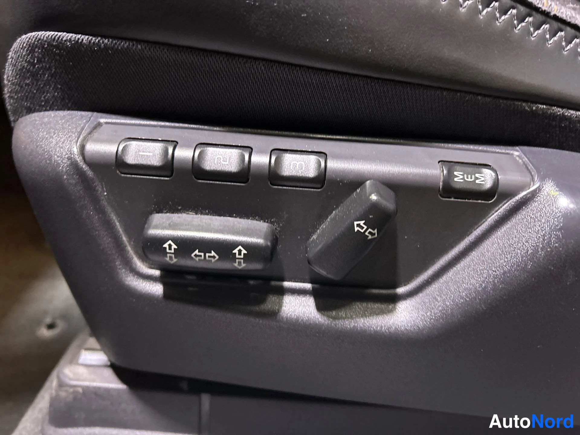 Blue Volvo XC90 2009, detail, photo 16