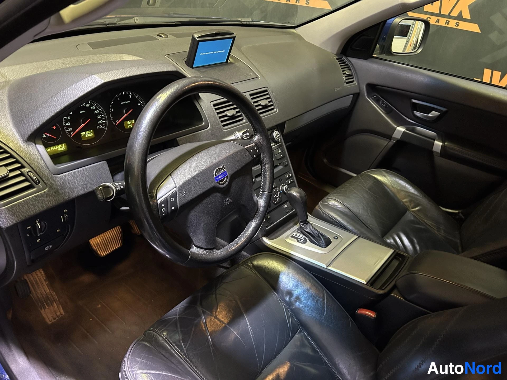 Blue Volvo XC90 2009, cockpit, photo 5