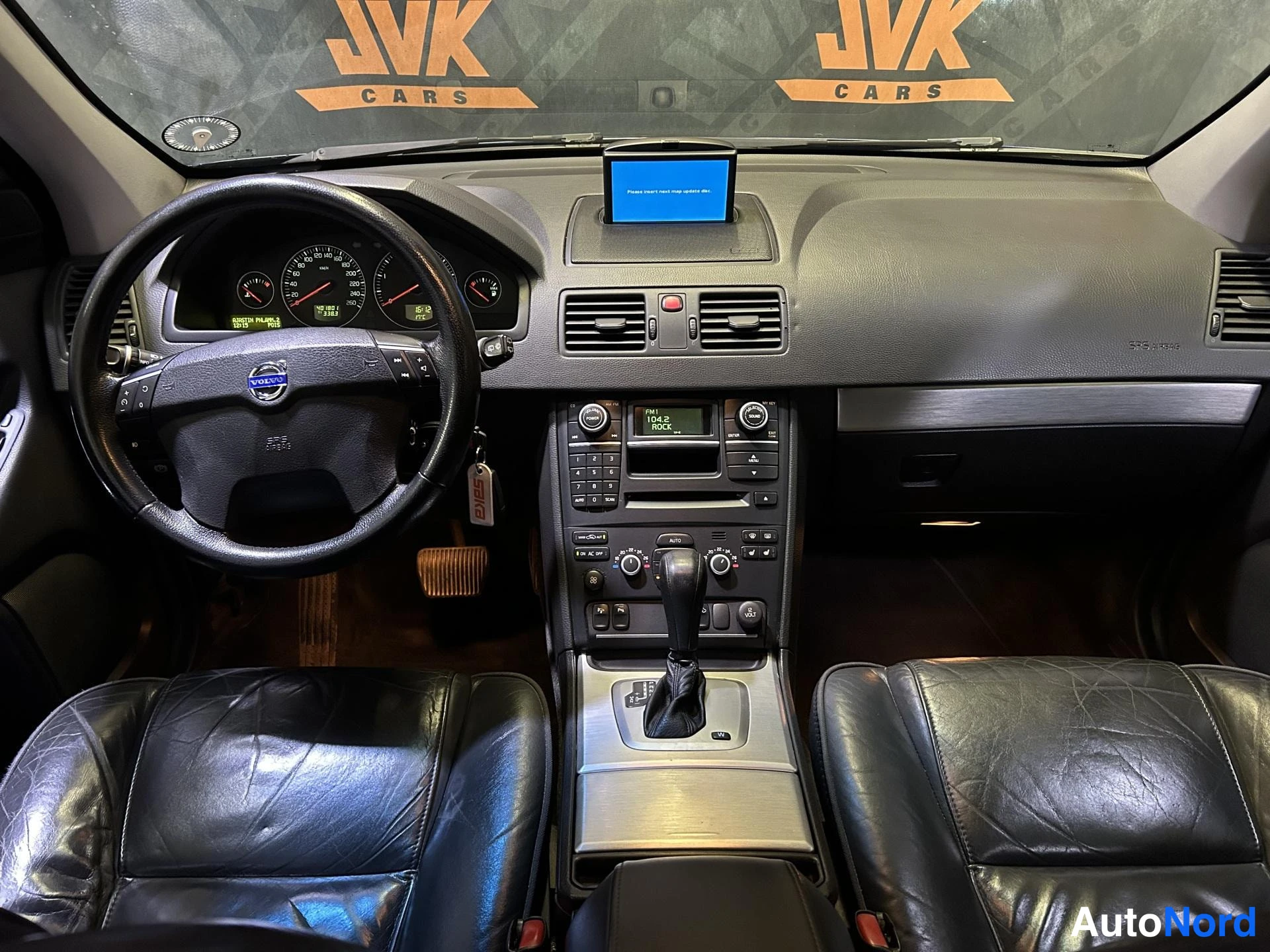 Blue Volvo XC90 2009, cockpit, photo 6