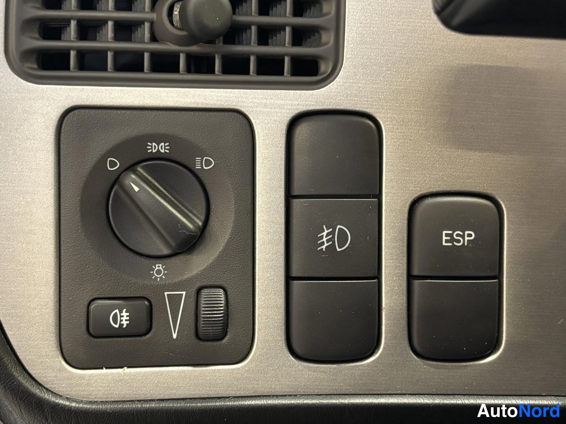 Grey Saab 9-5 2005, detail, photo 15