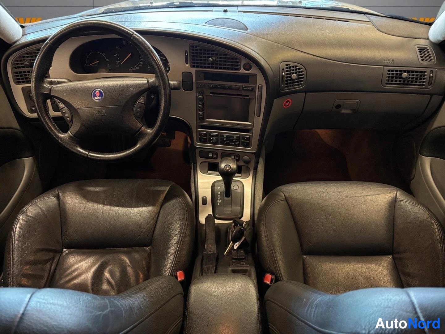 Grey Saab 9-5 2005, cockpit, photo 8