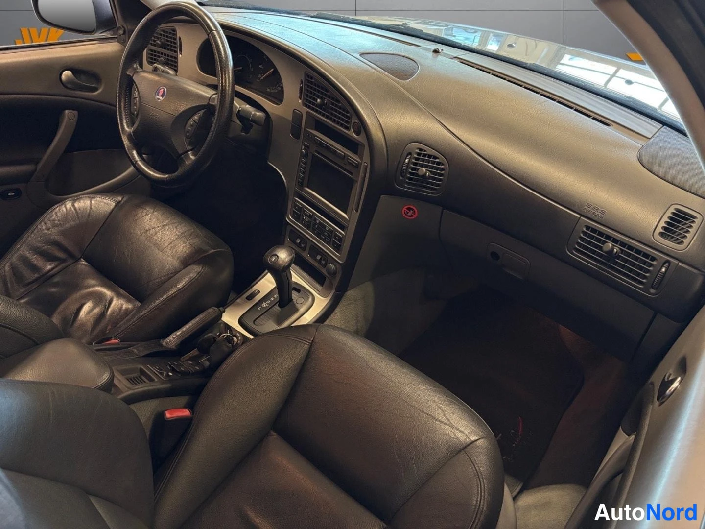 Grey Saab 9-5 2005, cockpit, photo 9