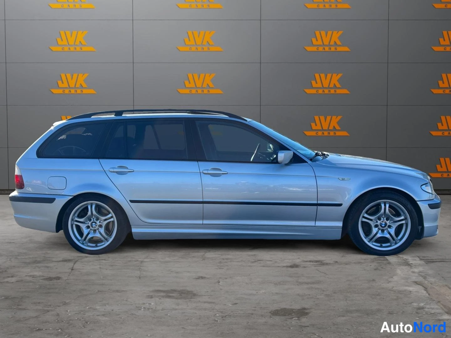 Grey BMW 330i 2005, side, photo 4