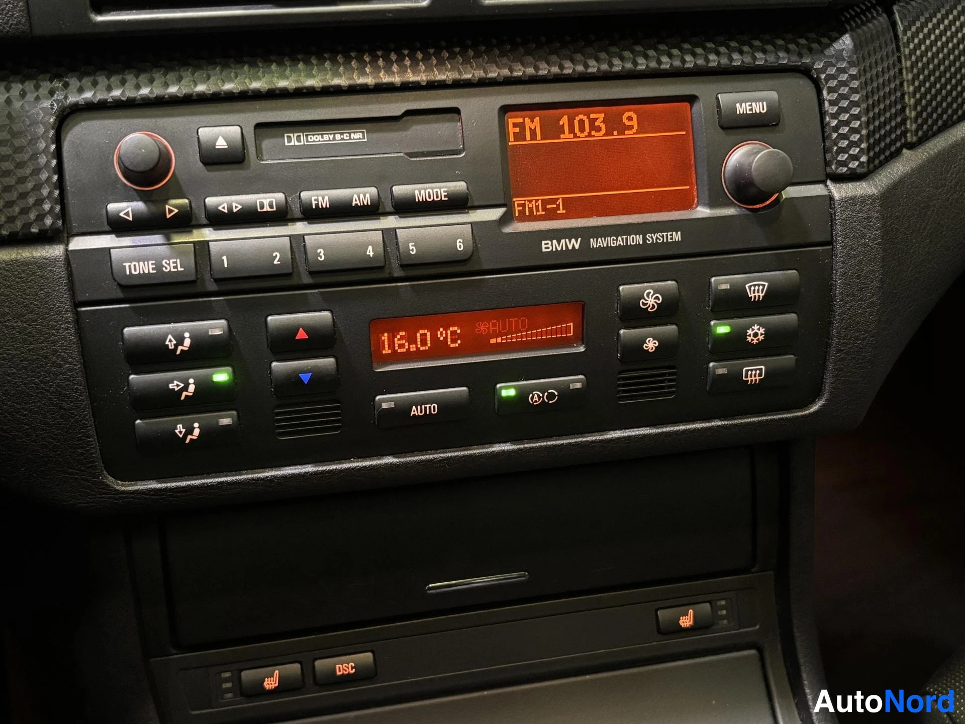 Grey BMW 330i 2005, detail, photo 14