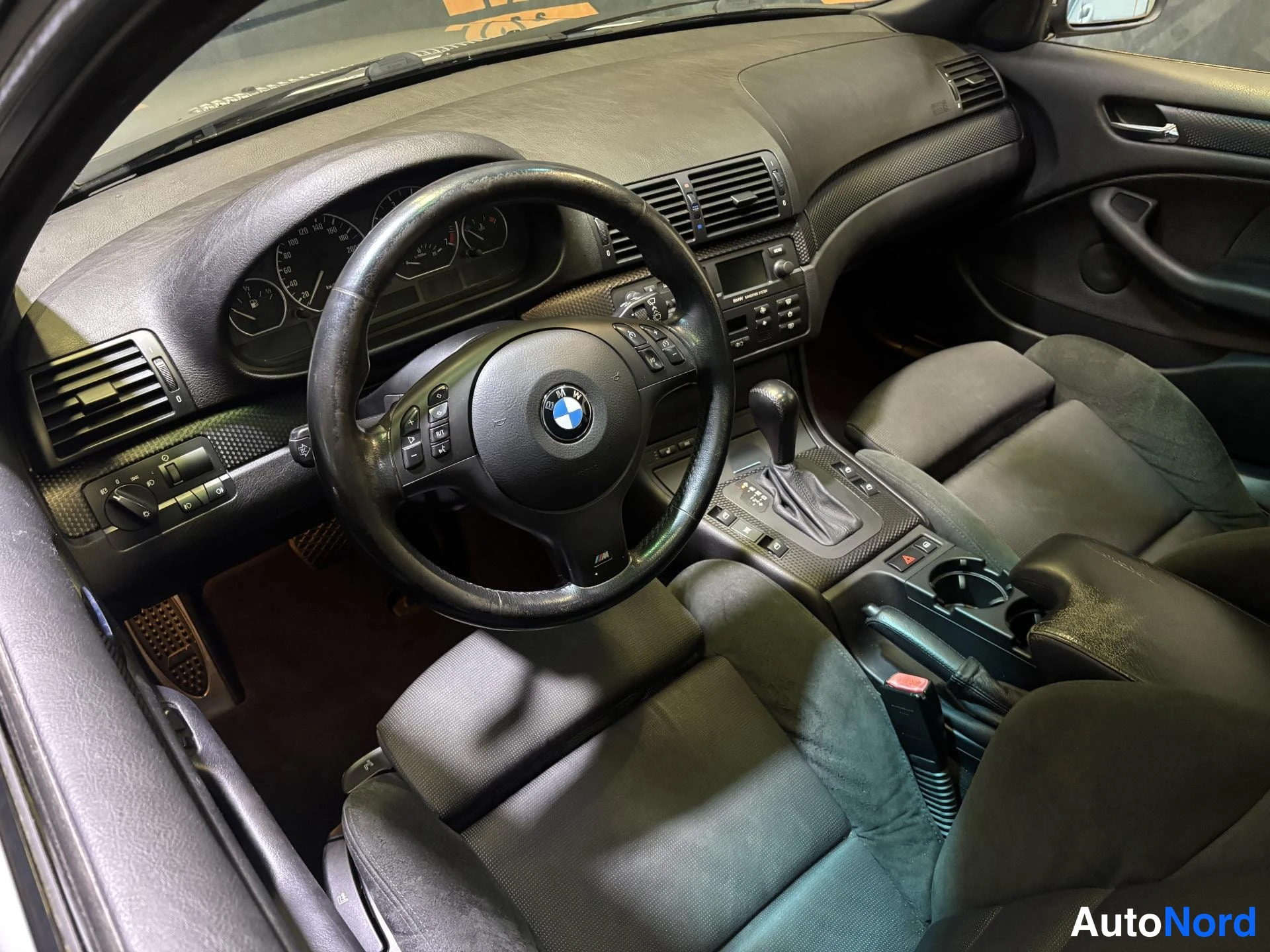 Grey BMW 330i 2005, cockpit, photo 7