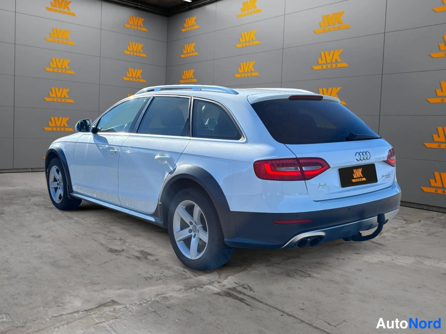 White Audi A4 Allroad 2015, rear three-quarter, photo 6