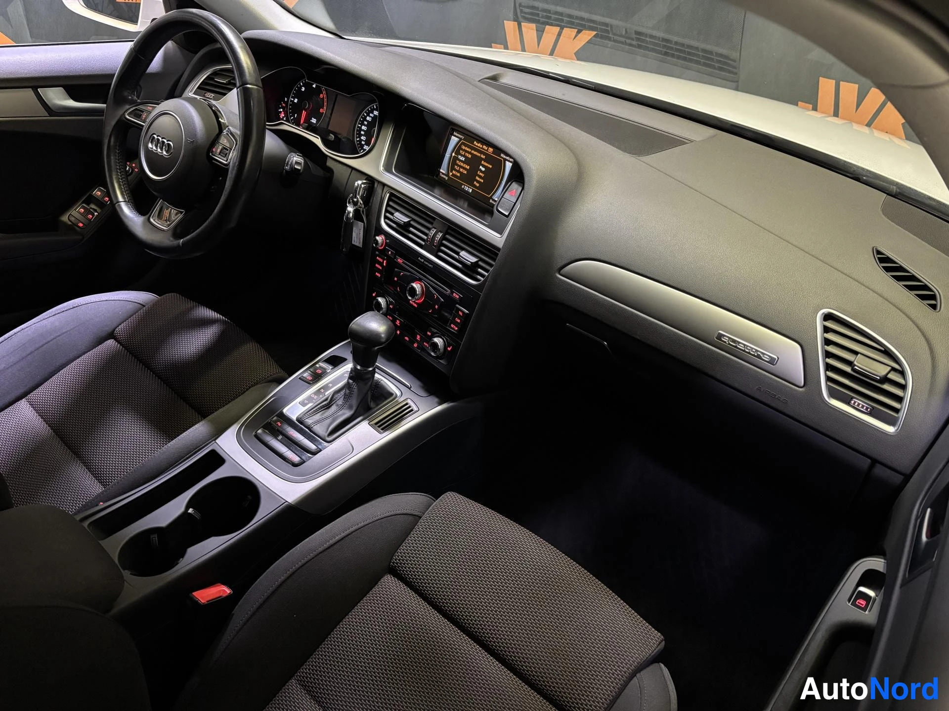 White Audi A4 Allroad 2015, cockpit, photo 9