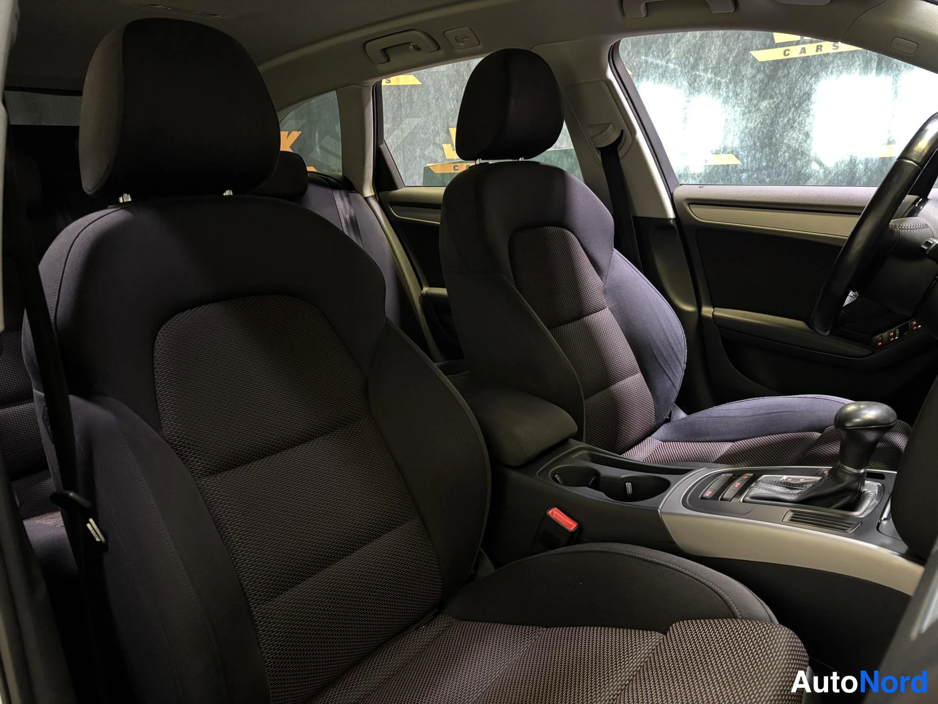 White Audi A4 Allroad 2015, front seats, photo 10