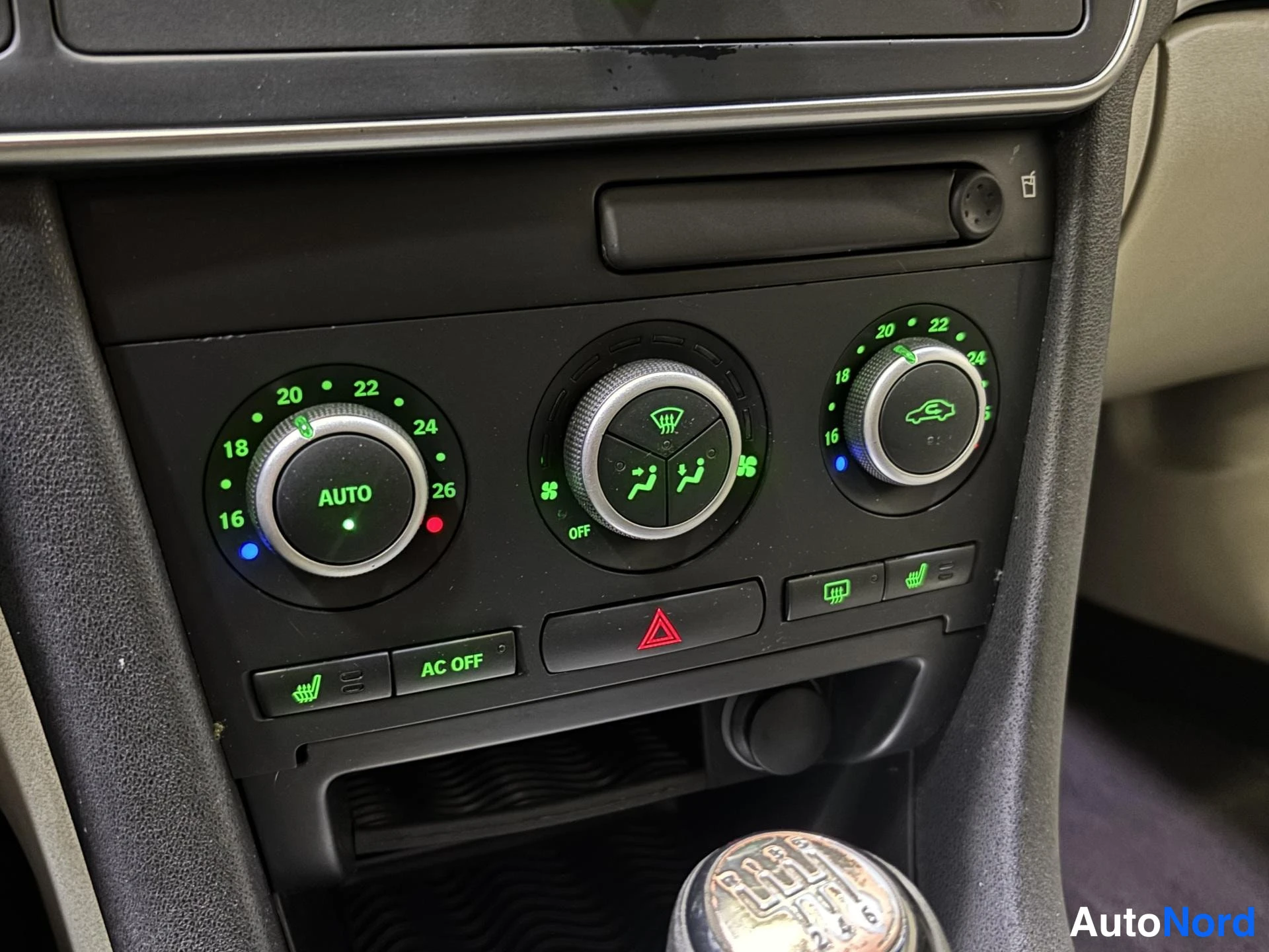 Grey Saab 9-3 2009, detail, photo 12